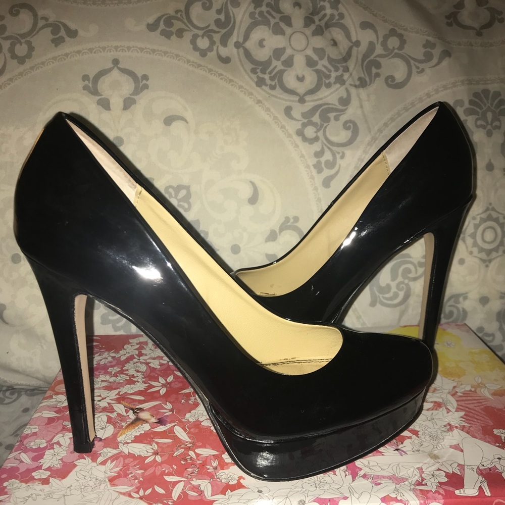 Chinese Laundry Black Pumps